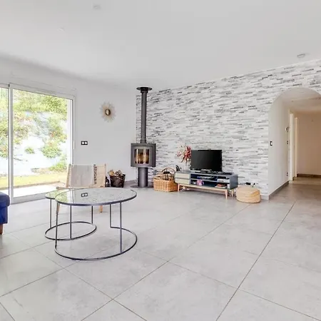 Legarreko Bidea Beautiful House With A Pool Between Land And Sea Apartment